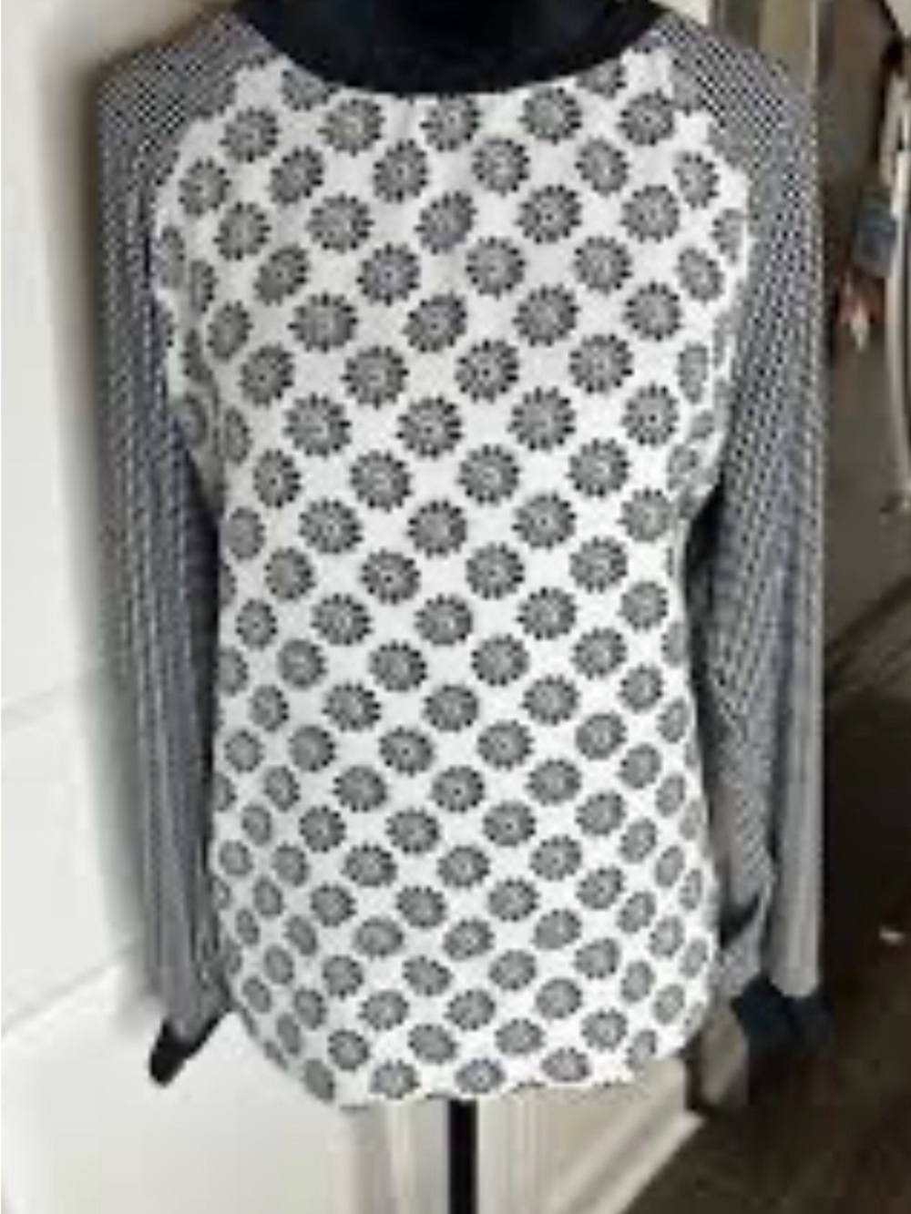 LOFT Grey and White Patterned Crewneck Sweater